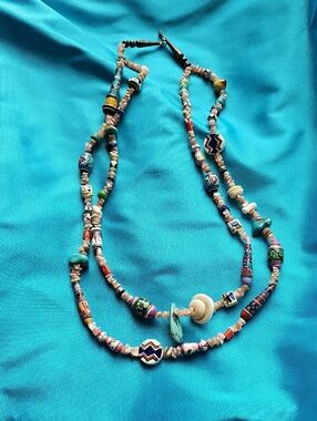 AMERICAN INDIAN ZUNI HAND PAINT Beaded Women’s Necklace - Handcrafted Boho Style